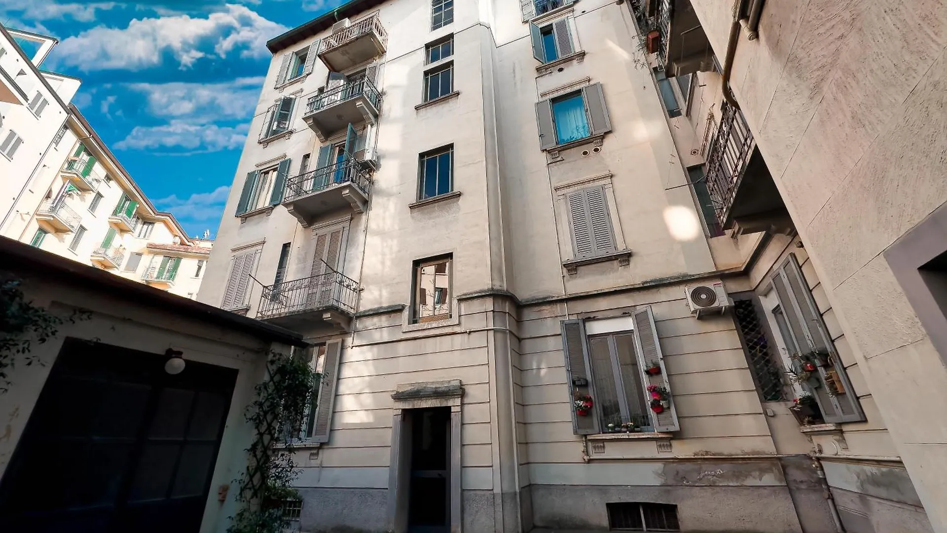 Ray Home 4 City Life-Castello Milan 0*,  Italy
